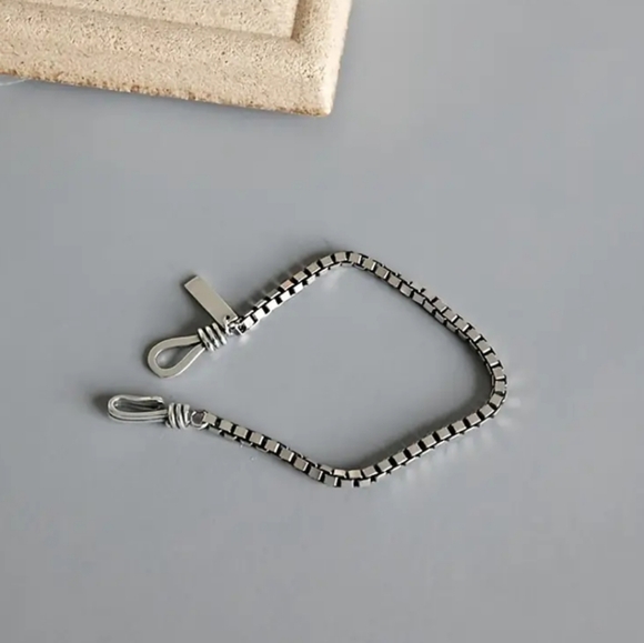 Vintage Inspired Silver Box Chain Bracelet - Picture 2 of 9